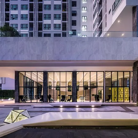 Sea View 2 Bed Room Condo @ Central Pattaya
